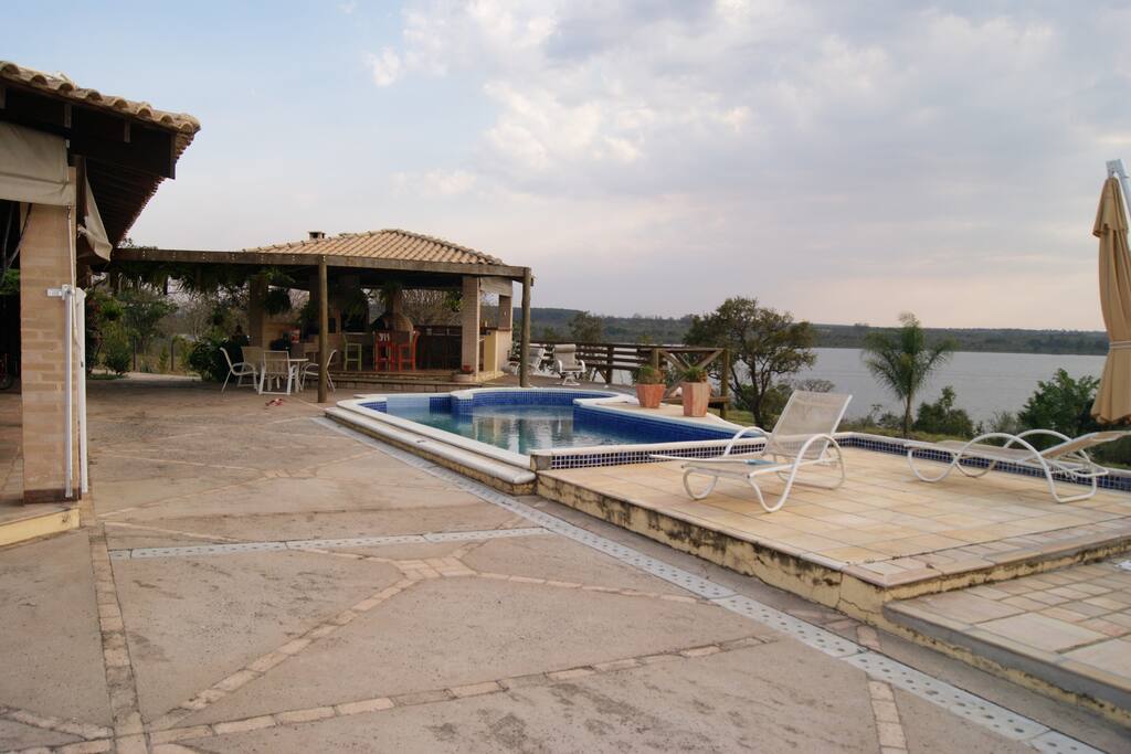 Piscina e Churrasqueira