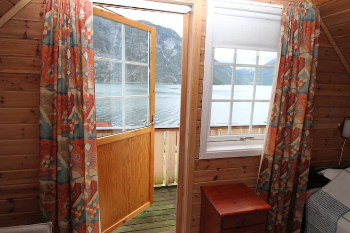 საძინებელი 1