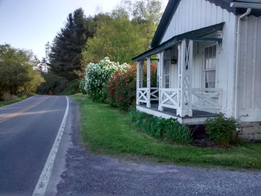 Historical 1800s Cottage Cottages for Rent in Arbovale, West Virginia