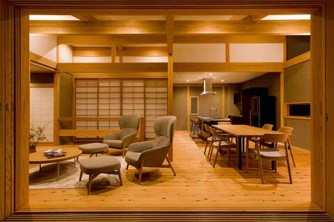 Japanese cedar wood villa as you watch the sea of Izu