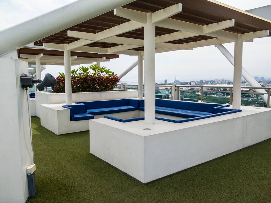 ROOF DECK 20th floor