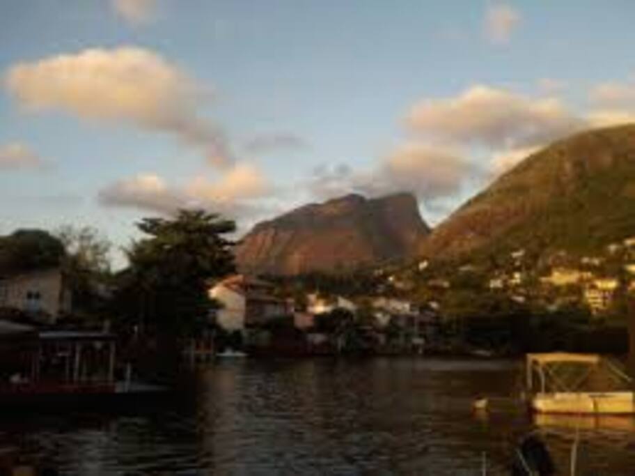 A Famosa Pedra do Gigante Adormecido.Pedra da Gávea