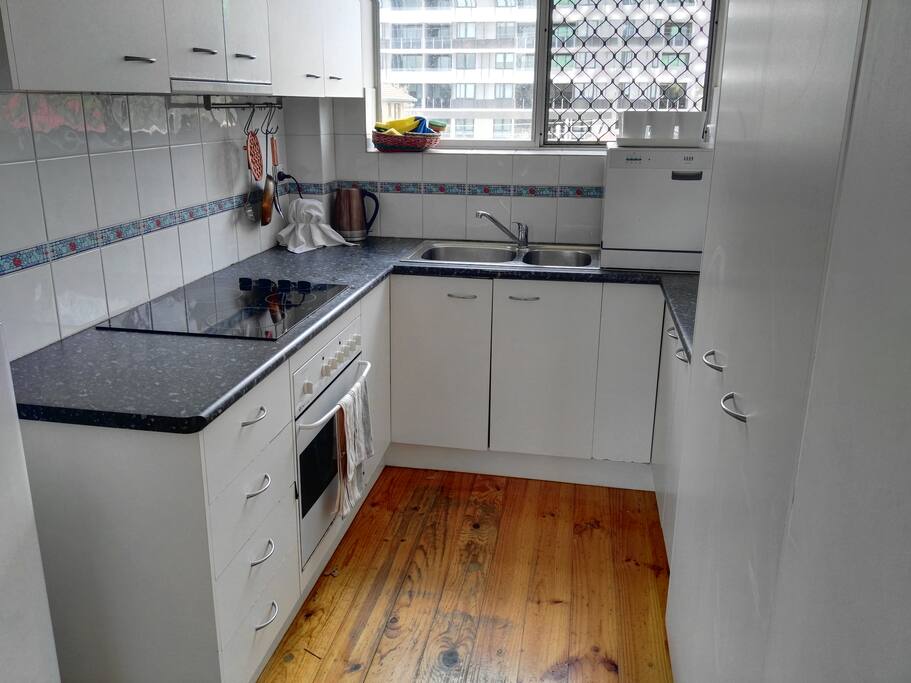 Shared kitchen, with soda stream and home brewed Kombucha