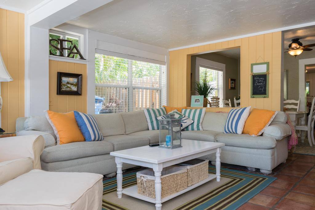 Cory's Coastal Cottage - Image 2