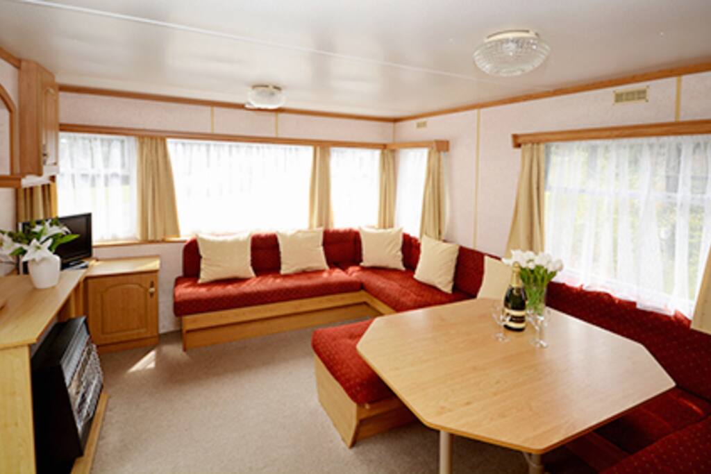 Living/Dining Area