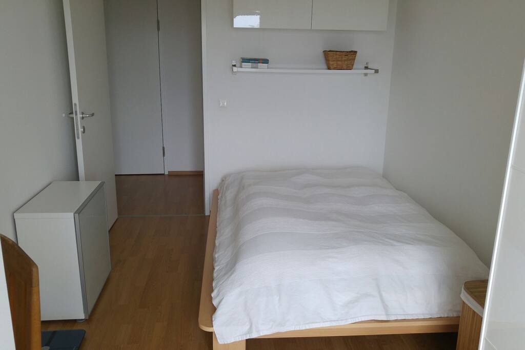 Bed room