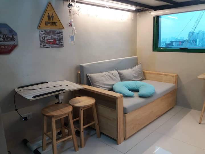 Cozy Loft Type Compact  Unit With Pool And Gym Qc - Quezon City
