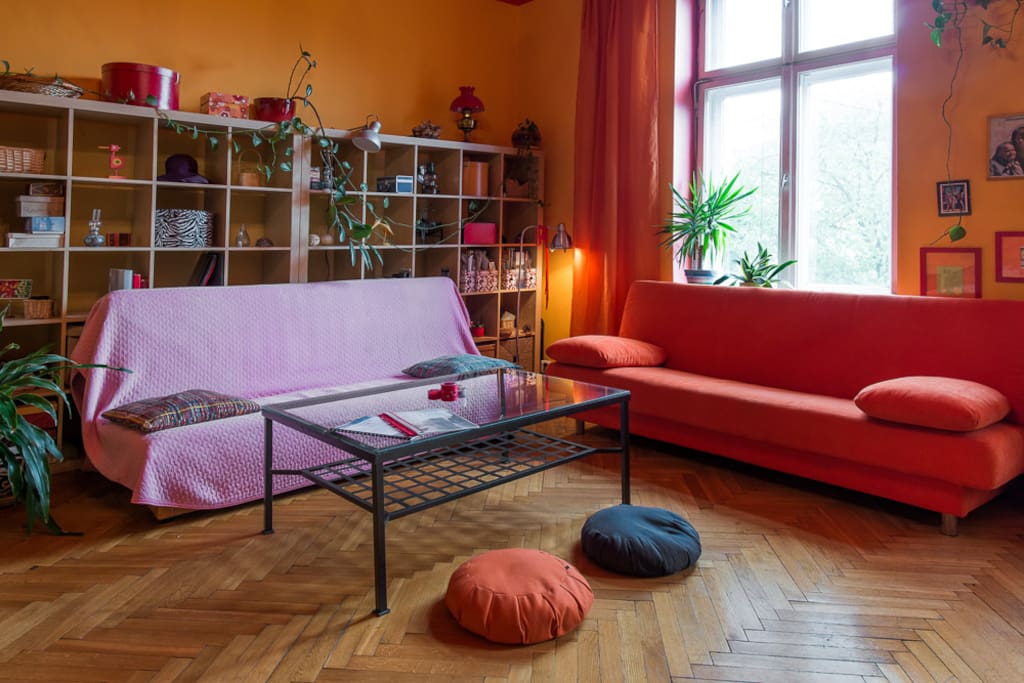 2 fold-out sofas in the relaxation corner.