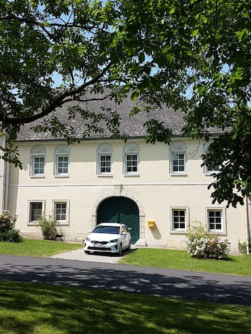 Airbnb Seibersdorf Vacation Rentals Places To Stay Lower