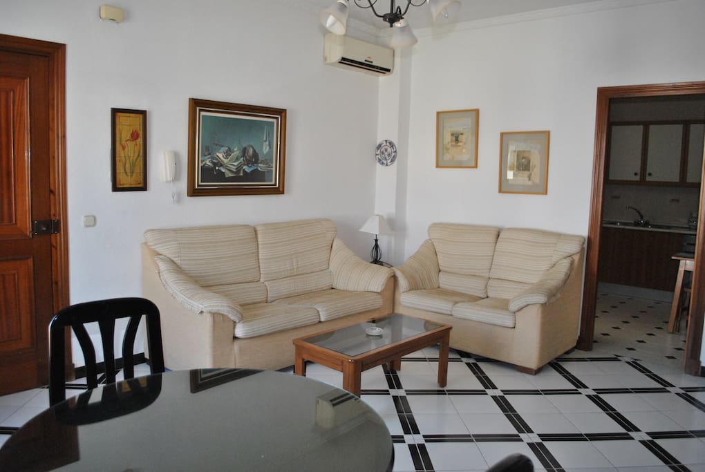 Living Room 3/4