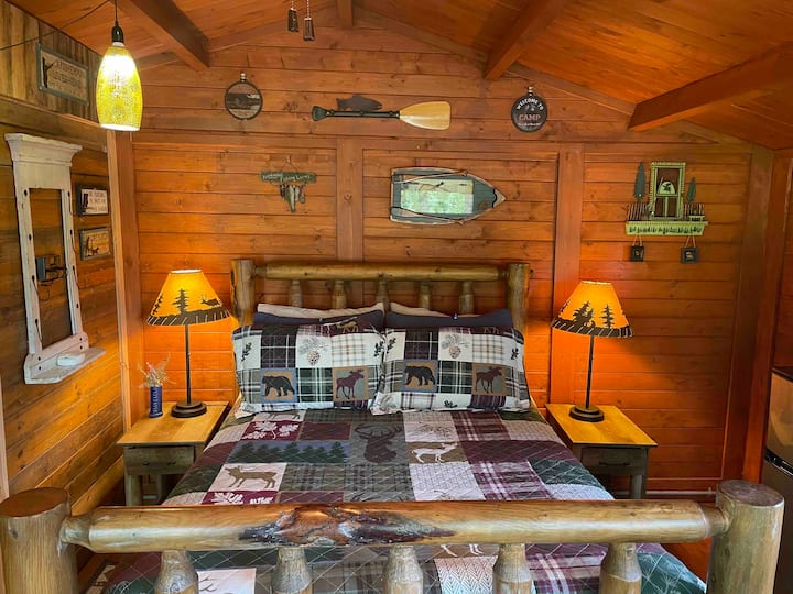 Peaceful Cabin On The Abiqua Creek - Silverton, OR