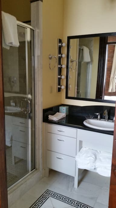 Suite C bath