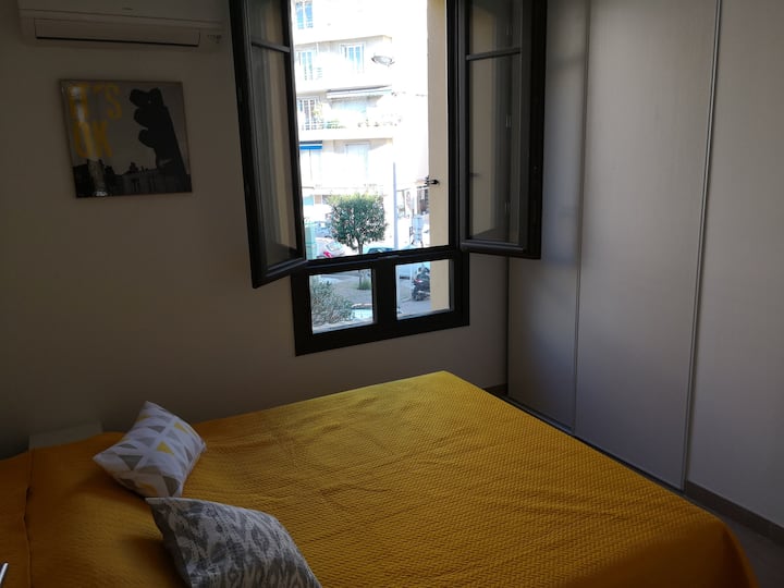 dormitorio, primer piso, cama de matrimonio, aire acondicionado