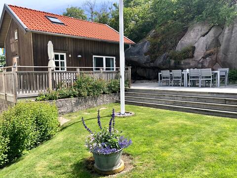 Fresh cottage with sea view in Bovallstrand!