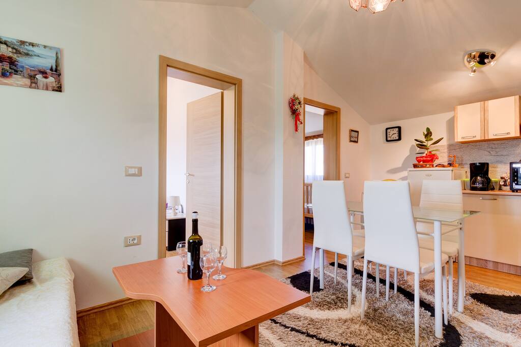Freshly redecorated appartment with new furniture