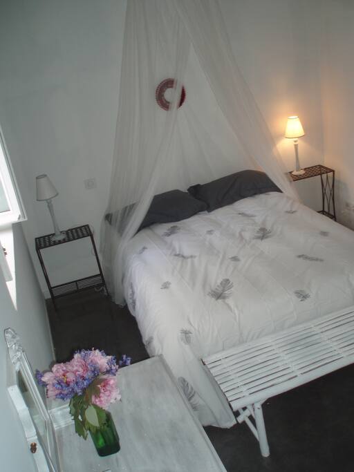 chambre grise + douche