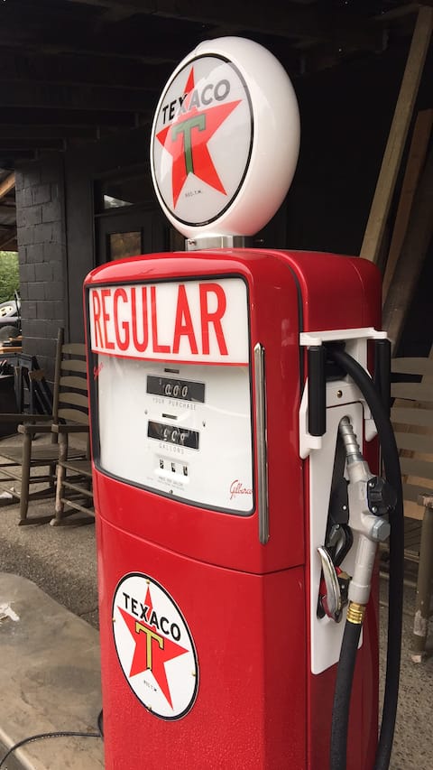 1950’s Texaco station route to pigionforge 25 min