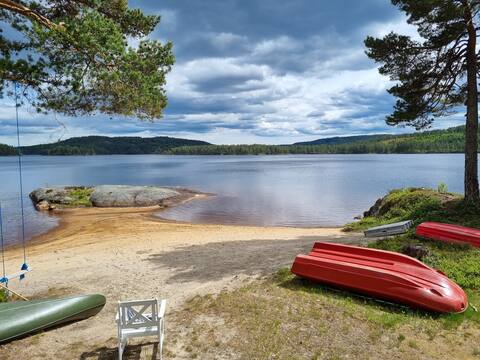 Lovely place in quiet surroundings, private beach