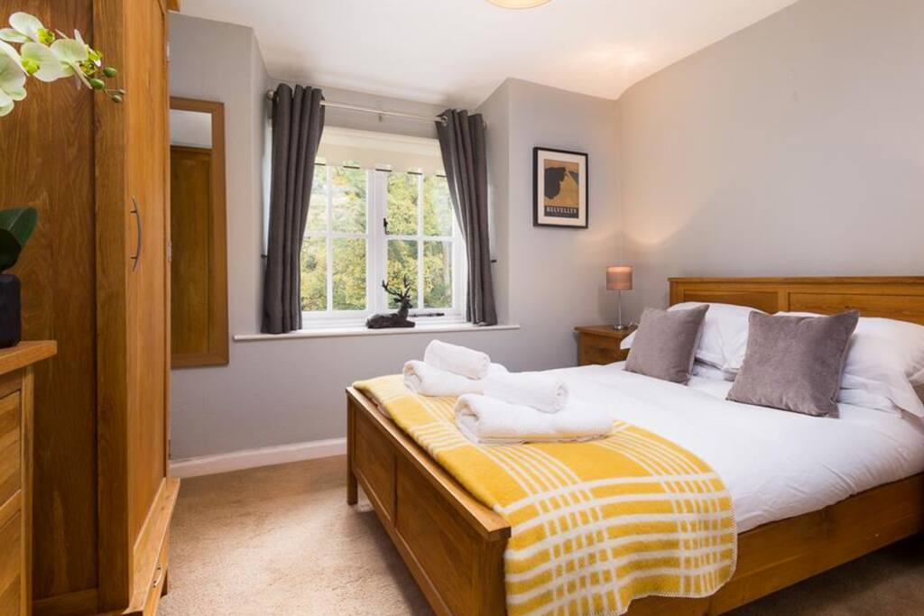 Dairy Cottage Bedroom 1