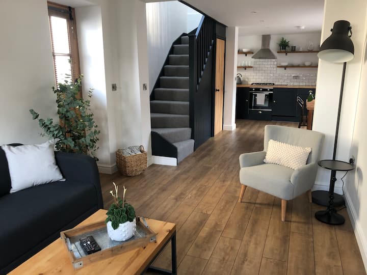 Charming Coach House, Fab Location, Highly Rated! - Gloucestershire