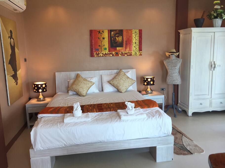 THE KING SIZE BED