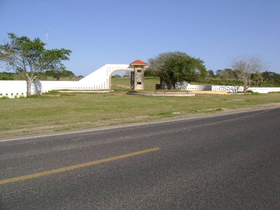 Aspecto de la propiedad sobre la Carretera Federal Tuxpan-Tampico Km 168.7