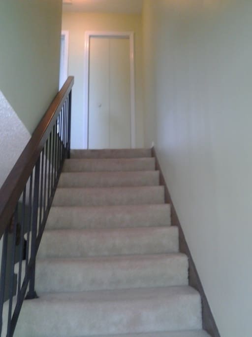 UPSTAIRS BEDROOMS ACCESS