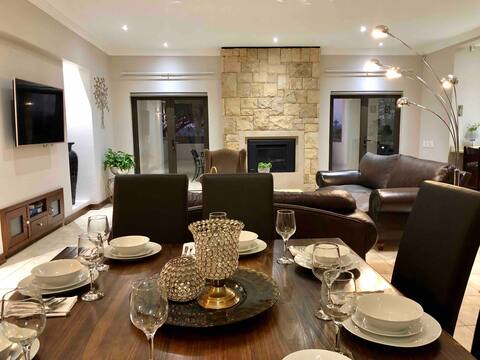 Golf Suites @ Copperleaf  [8 Sleeper]