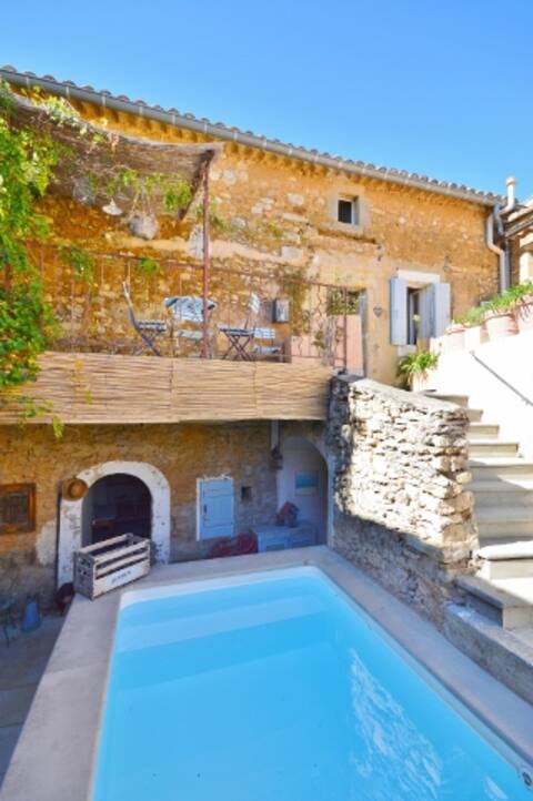 Provencal villa near Uzes