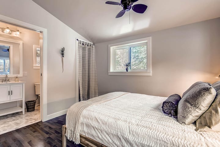 Bedroom with ensuite luxury bathroom