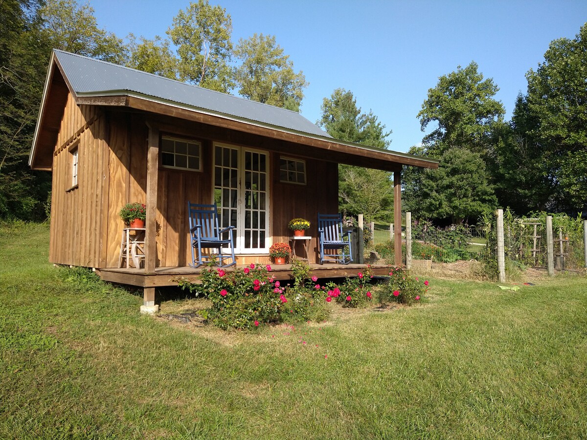 Glamping in Hermann just minutes from town! Cabins for Rent in