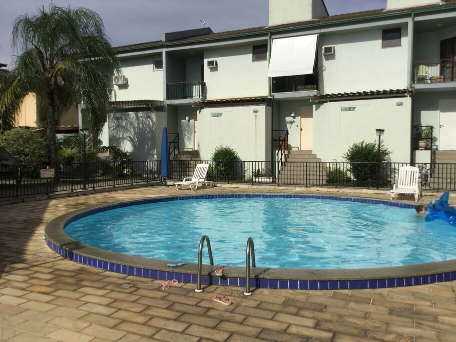 Piscina do condomínio