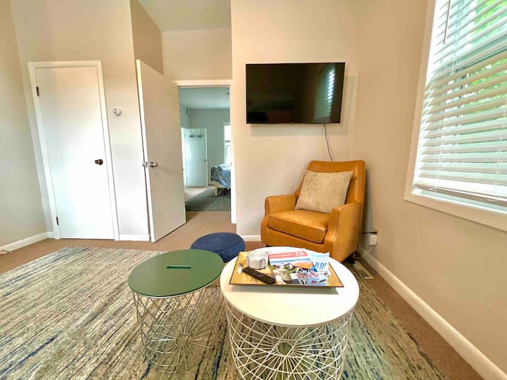 Narragansett Pier Pied-a-terre - Narragansett, RI