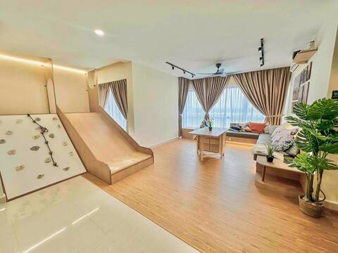 KidsCastle Signature  Slide Playroom | Legoland JB
