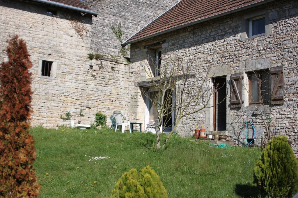Façade et terrain
