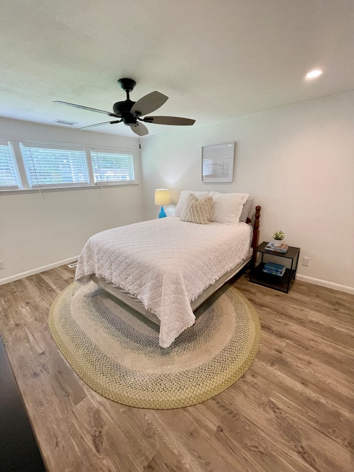 Menšia manželská posteľ 