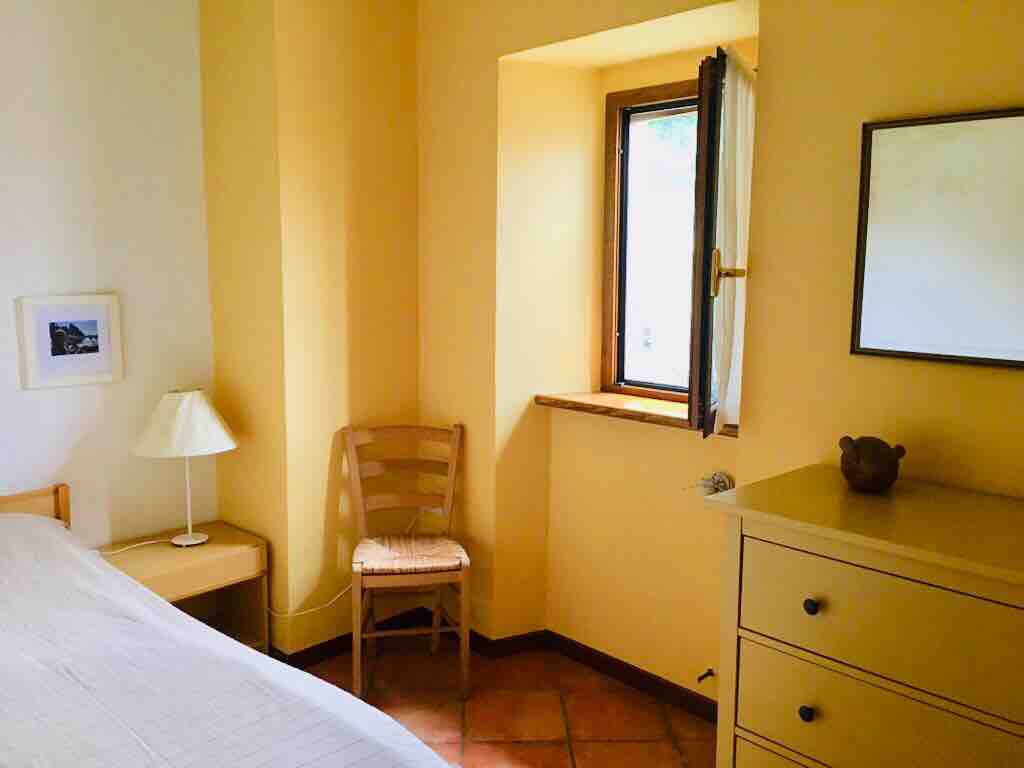 Bedroom with 1 single bed