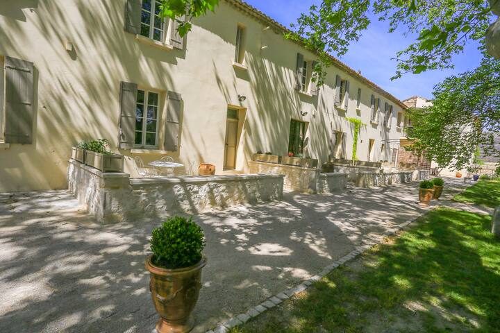 Gîte 2/4 pers. Domaine de Rochegude La Barthelasse