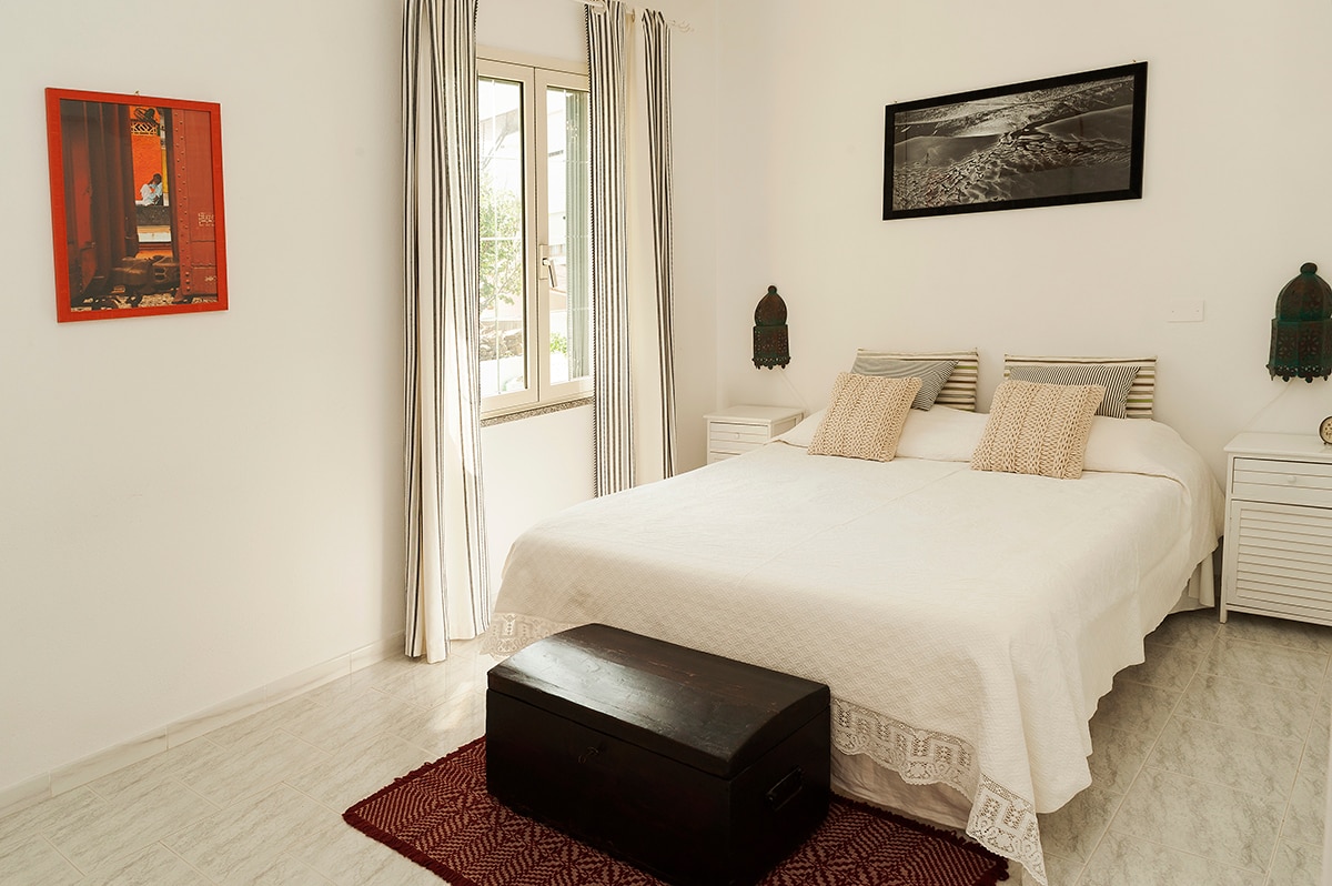 (IT) Chumba kikubwa cha kulala mara mbili ni kikubwa sana - (EN) Chumba kikubwa cha kulala chenye vitanda viwili