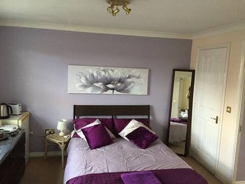 Ensuite double Bedroom available in a townhouse