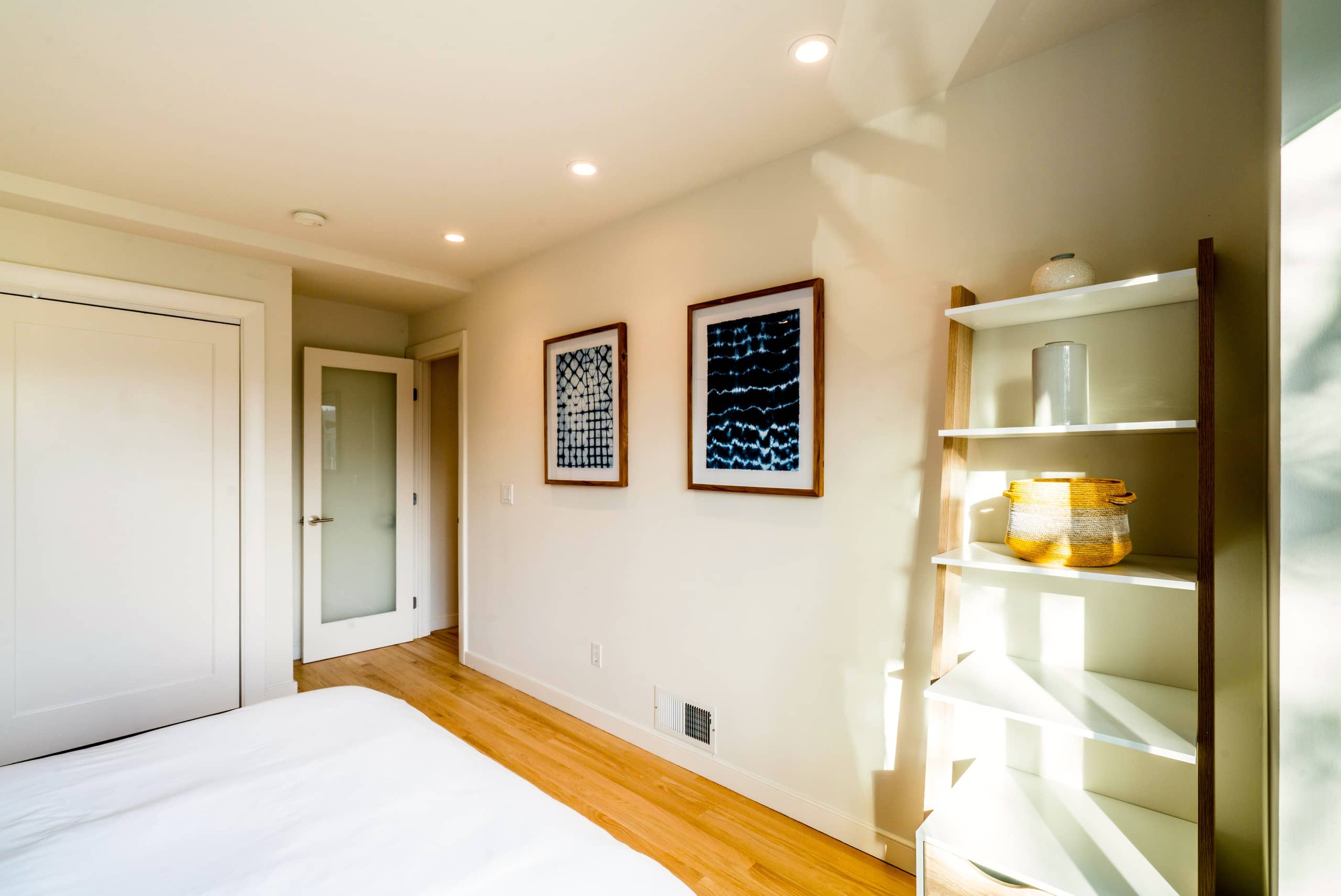 Home in San Francisco · ★4.98 · 3 bedrooms · 3 beds · 1 bath - Image 13