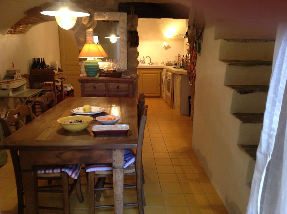 Salle à manger et cuisine