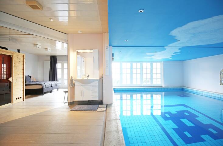B&B met luxe binnen Zwembad, Sauna en Stoomdouche.