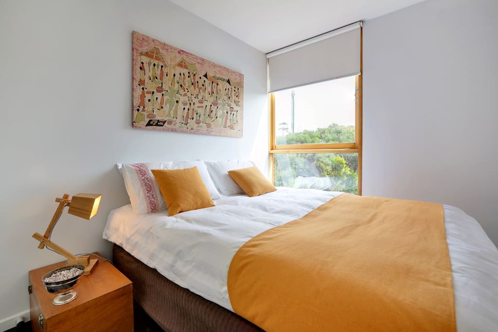 Holland House spare bedroom