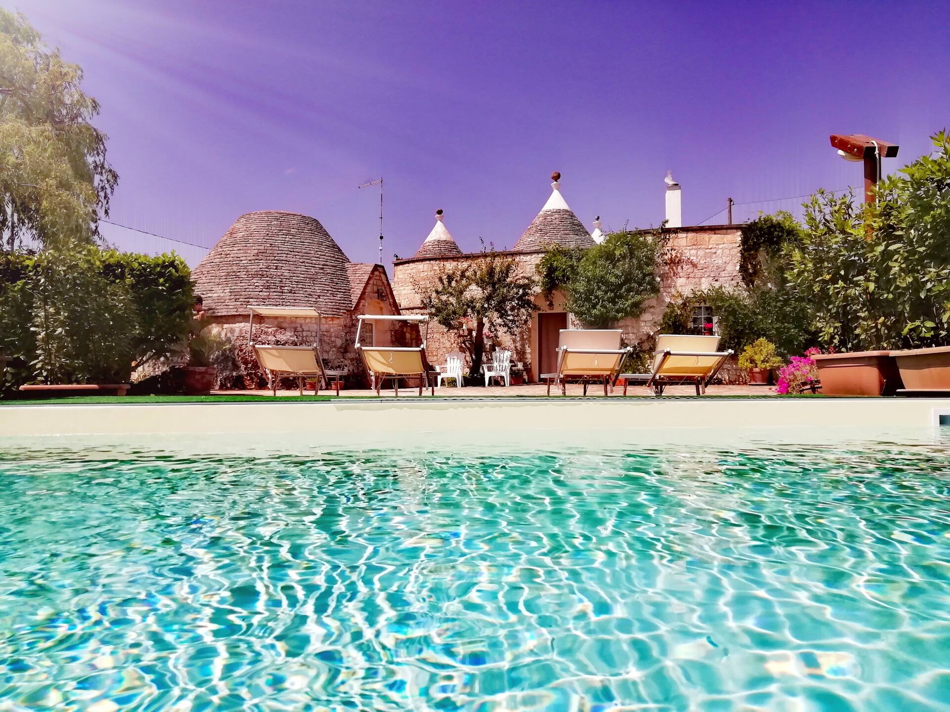 Trulli Francesca Ciclovia Junior Suite Pool2people