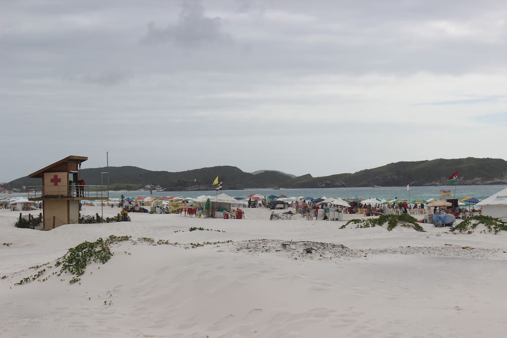 Praia do Forte em frente ao prédio