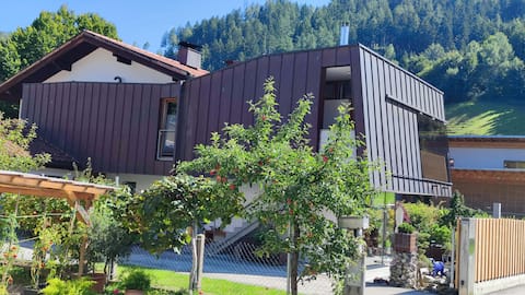 Popular Airbnb listing: Quiet apartment near Innsbruck in Amras