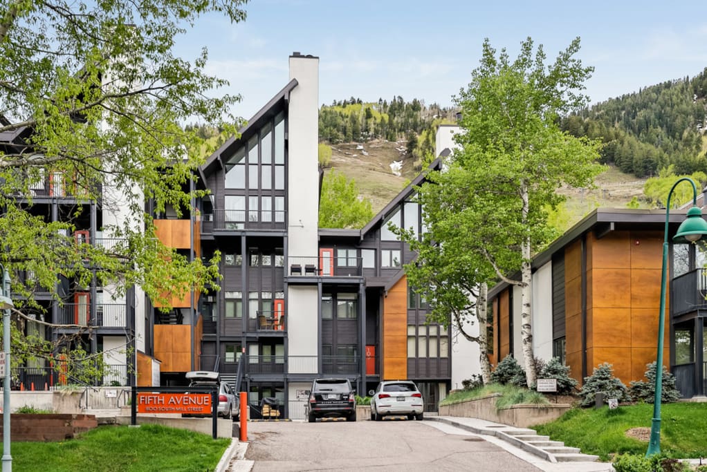 Downtown Aspen Ski in & Out Condominiums for Rent in Aspen, Colorado