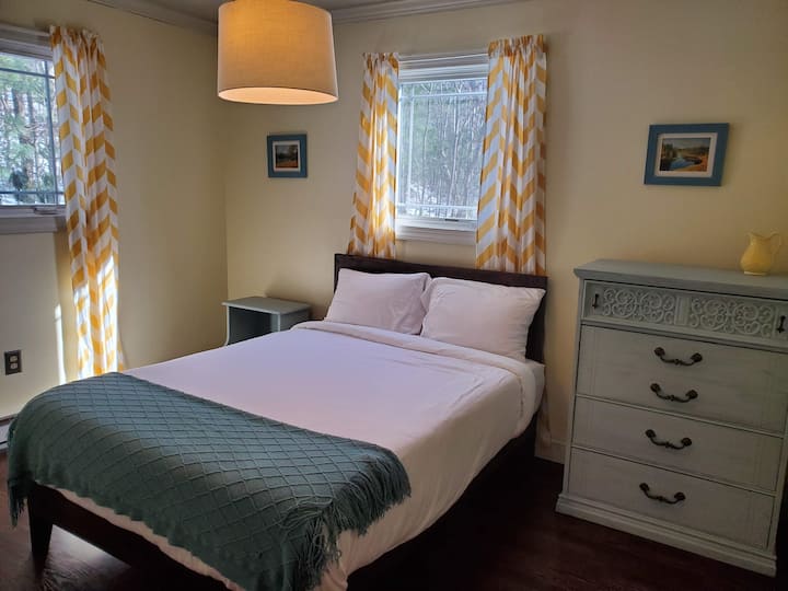 חדר שינה בקומה ראשונה