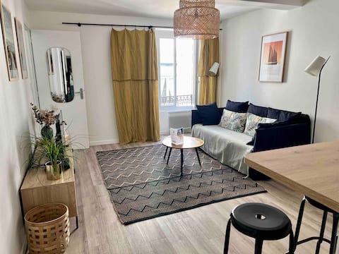 Annonce Airbnb populaire: "Ker Enez" Cozy renovated 2-bedroom – historic center à Vannes